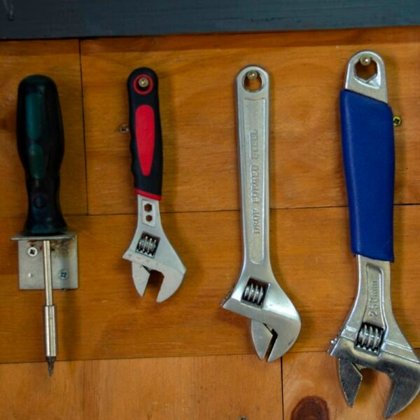 Serrucho para madera de mango ergonómico